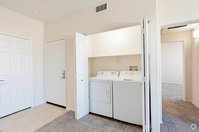 1BR, 1BA - 830SF - Laundry Room