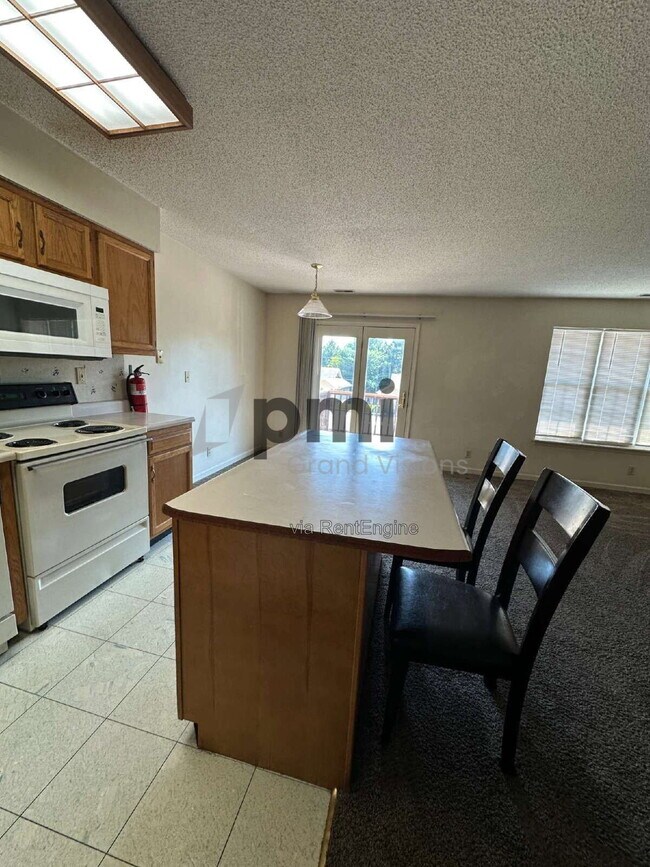 Photo - 1306 Arthur Ave Unit 12