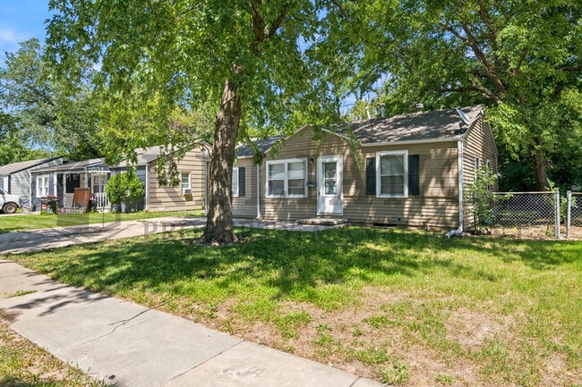 Photo - 1126 Silverdale Ct