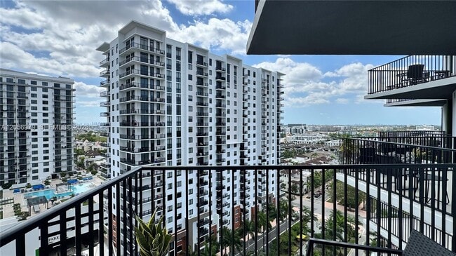 Building Photo - 5252 NW 85th Ave Unit 1203