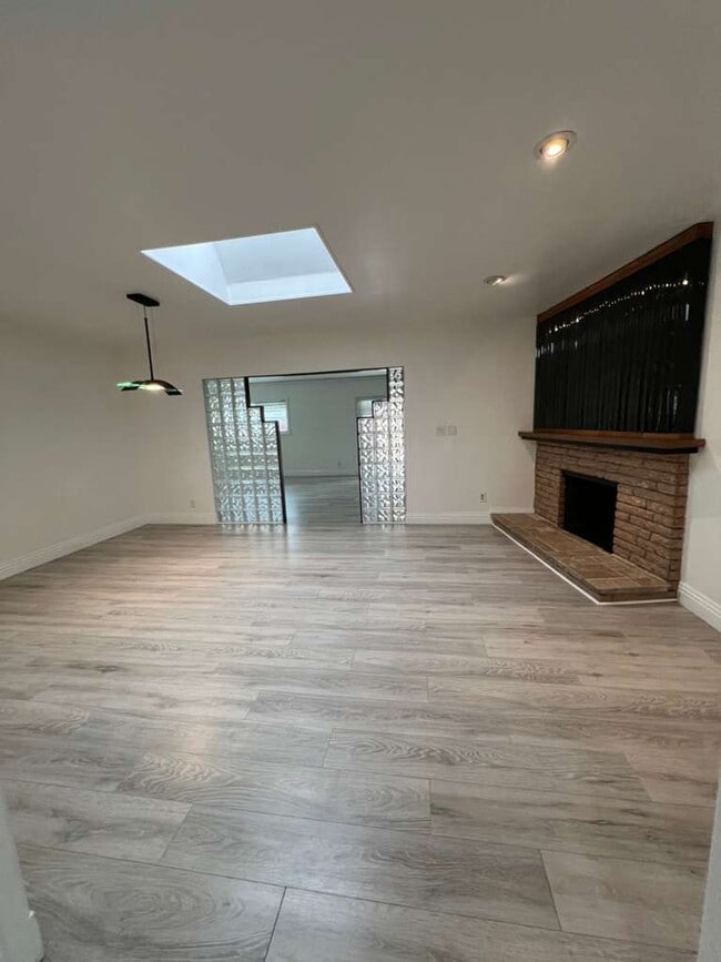 Building Photo - 9541 Debra Ave