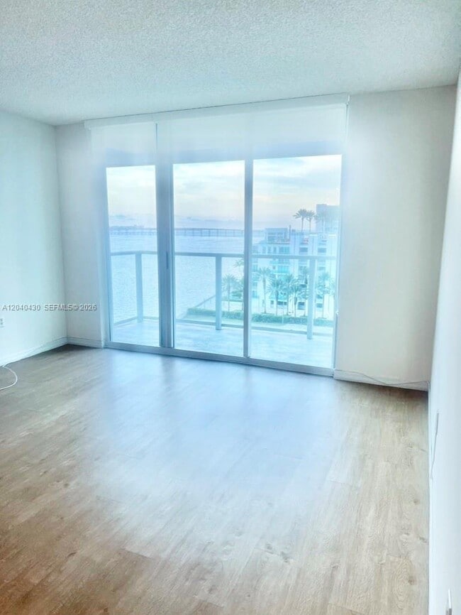 Building Photo - 1155 Brickell Bay Dr Unit 807