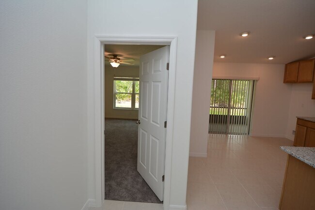Photo - 31 Zoeller Ct