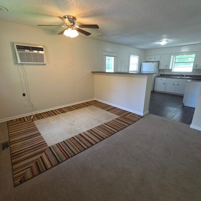 Photo - 806 McCampbell St
