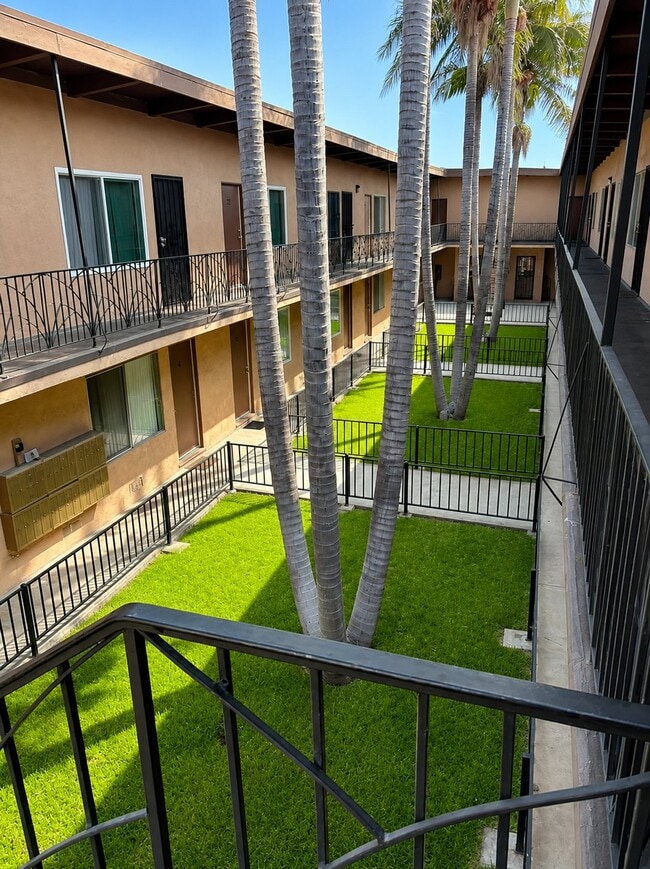 Photo - 8220 Telegraph Rd Unidad 1