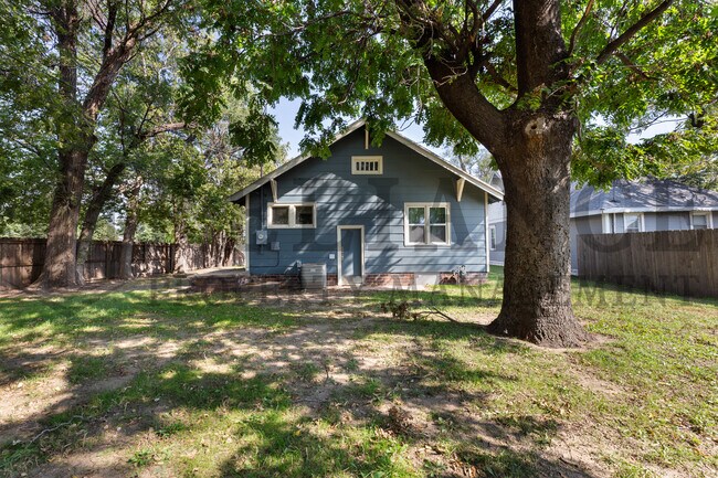 Photo - 221 N Walnut St