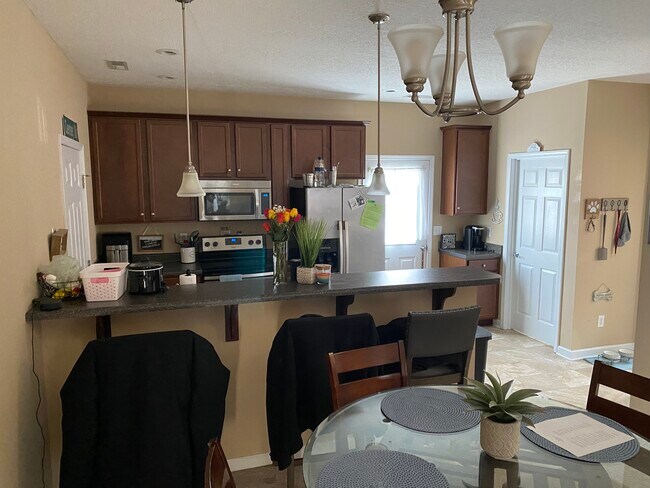 Photo - 1733 Aden Ln