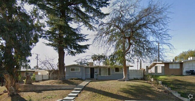 Building Photo - NE 4 bedroom home by Bakersfield College