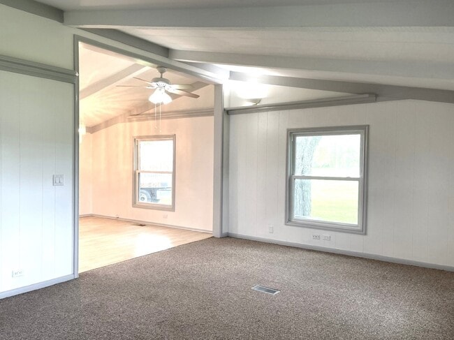 6085 Adams Flat Rd