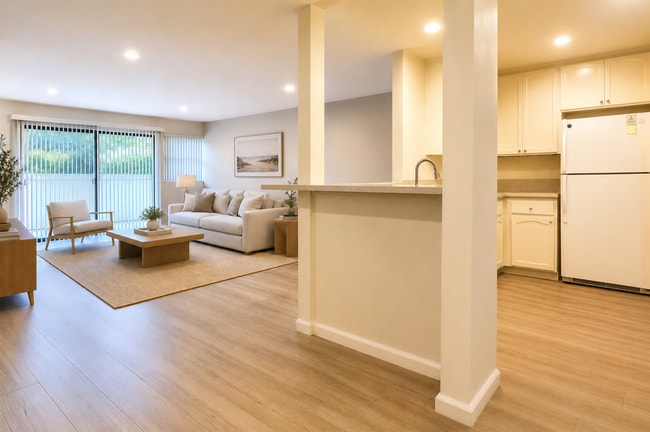 Building Photo - 2607 Pirineos Way