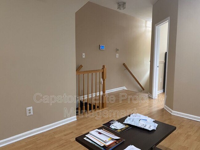 Photo - 20 Ashby Ln