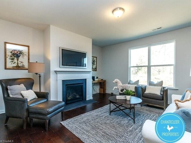 Photo - 1313 Achonechy Trl