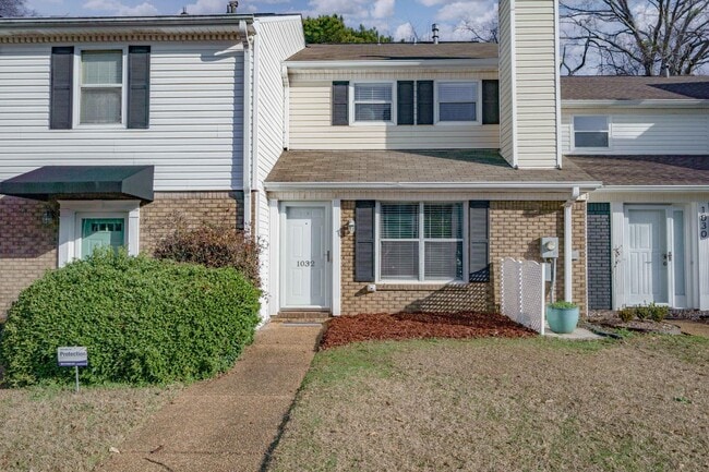 Photo - 1032 Fairfax Dr