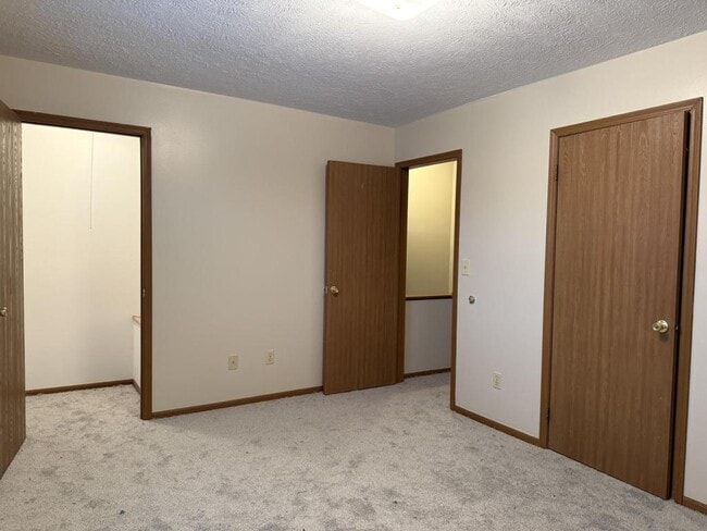 Photo - 2034 Portage Rd