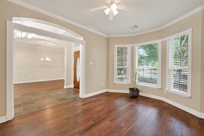 Photo - 2203 Lakewind Ln