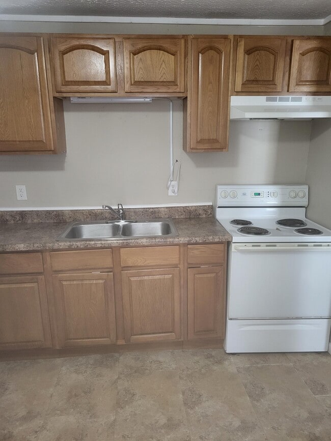 Building Photo - 125 E Locust St