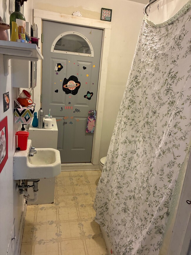 Photo - 2078 Atwood Ave Unit C