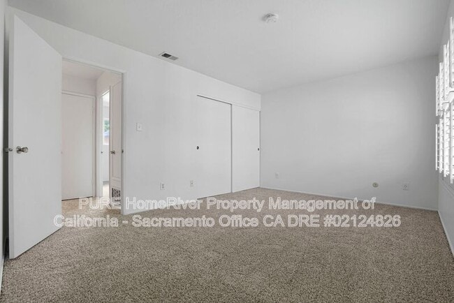 8811 Salmon Falls Dr