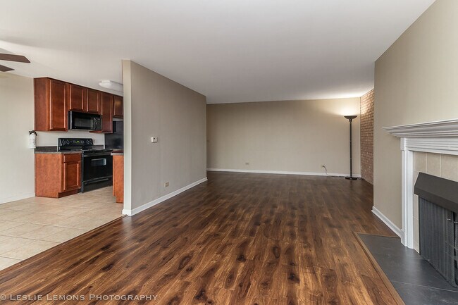 Photo - 5900 Oakwood Dr Unit 4D