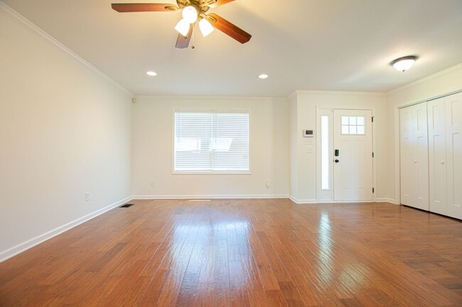 Photo - Pet Friendly Three Bedroom!