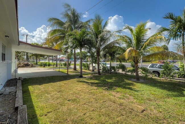 160 NW 199th St