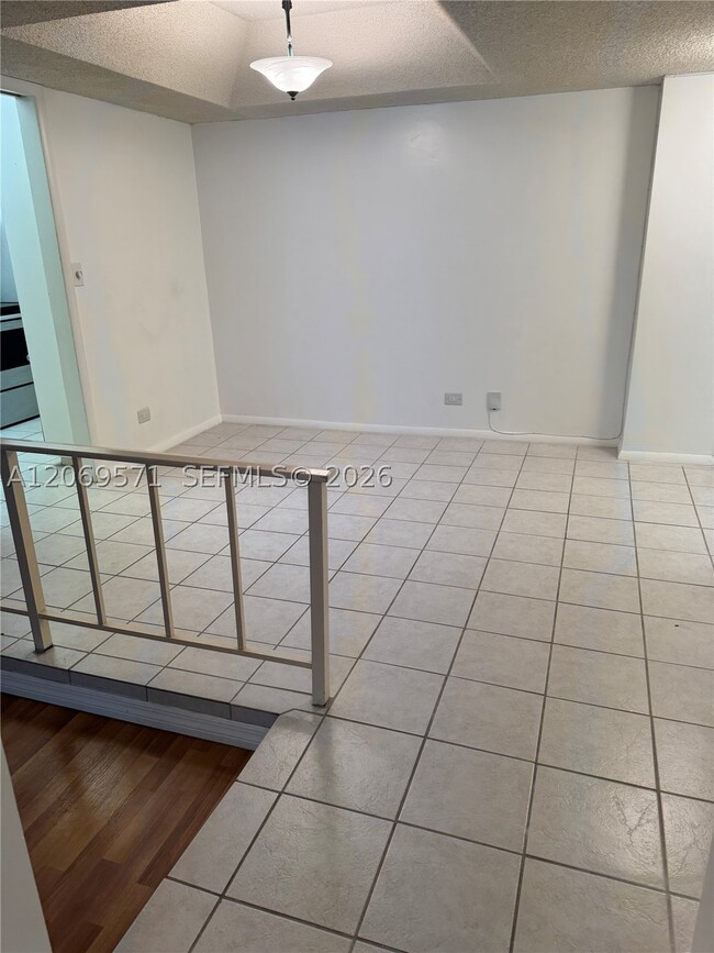 Photo - 3720 Inverrary Dr Unit 2C