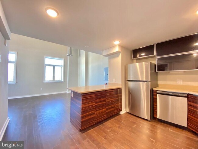 Photo - 1 W Main St Unidad 514