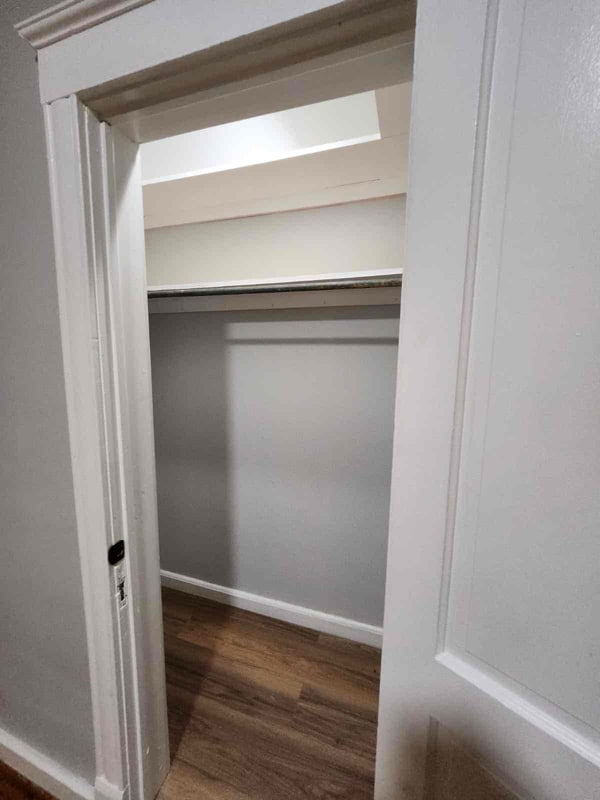 Photo - 18-20-20 W Ross St