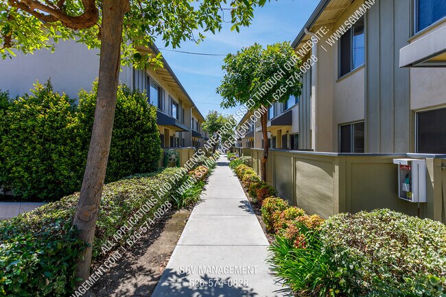 500-502 Orange Walkway