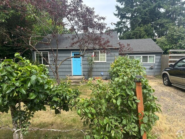 Building Photo - 5616 NE 50th Ave Rental
