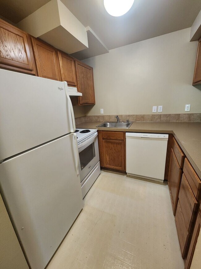 Photo - Heather Ridge, 2 Bedrooms, 1 Bathroom Apar...