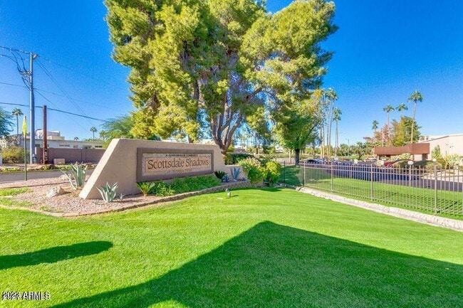 Building Photo - 7920 E Camelback Rd Unit 102