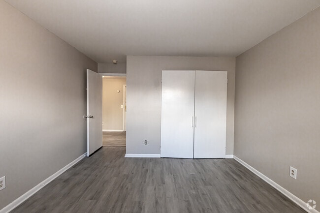 2BR, 1BA - Bedroom