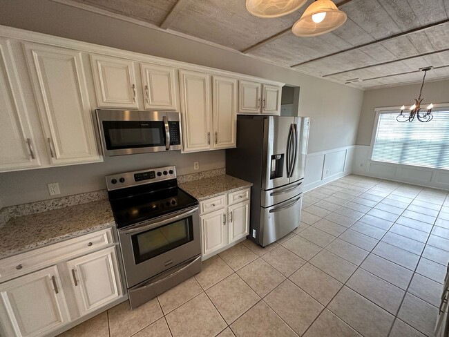 Photo - 400 Old Kennedy Ln