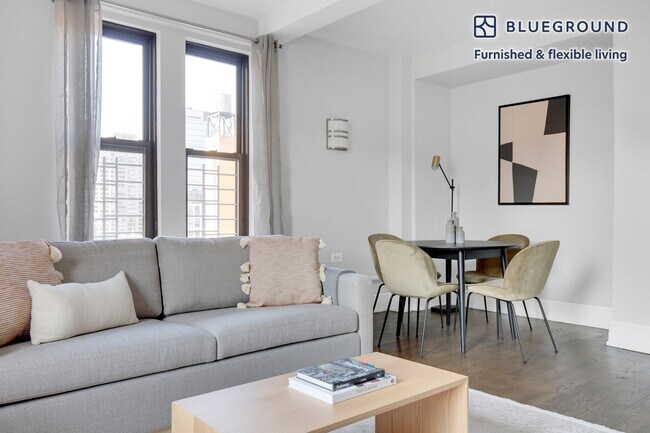 Photo - 240 W 73rd St Unidad FL11-ID732