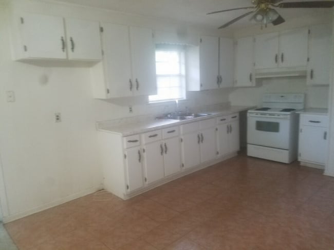 Photo - 718 Orange St