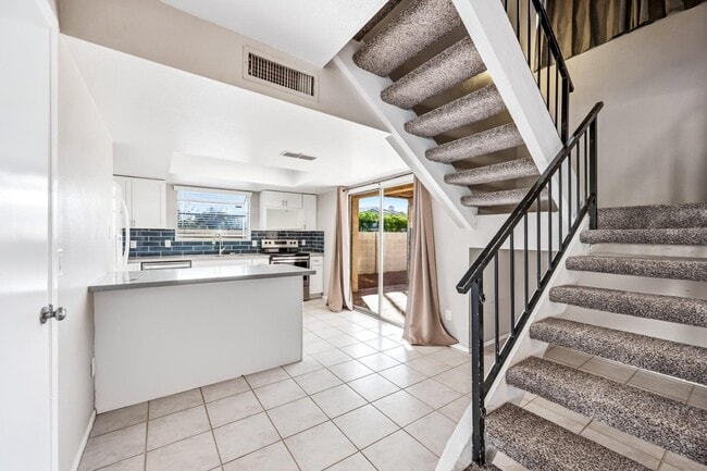 Photo - 860 S Rio Dr