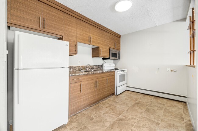 Photo - 173 Procter Pl Unit 4