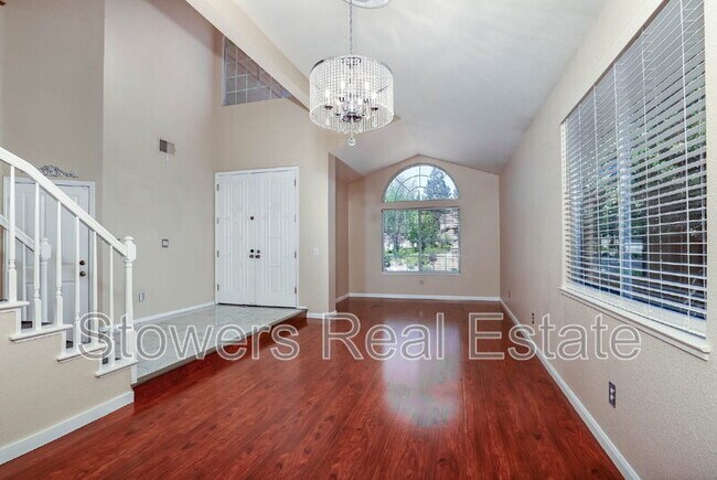 Photo - 2041 Crater Peak Way