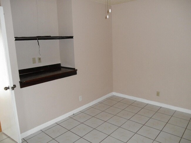 571 Springdale Cir