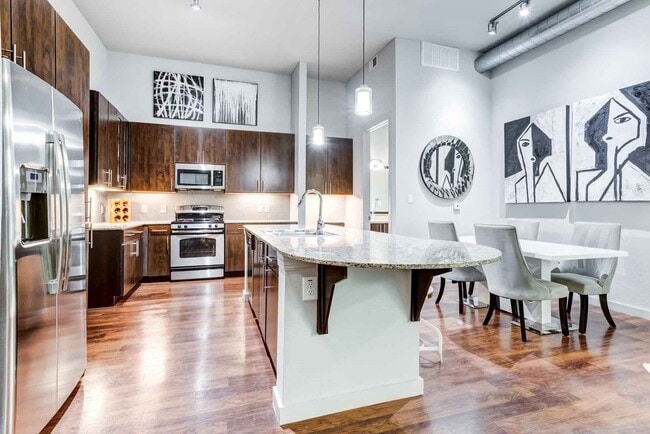 Building Photo - 2525 McCue Rd Unit 519