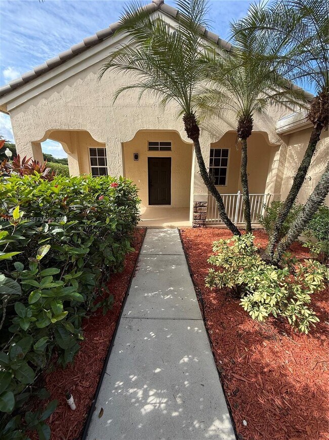 Photo - 1007 Nandina Dr