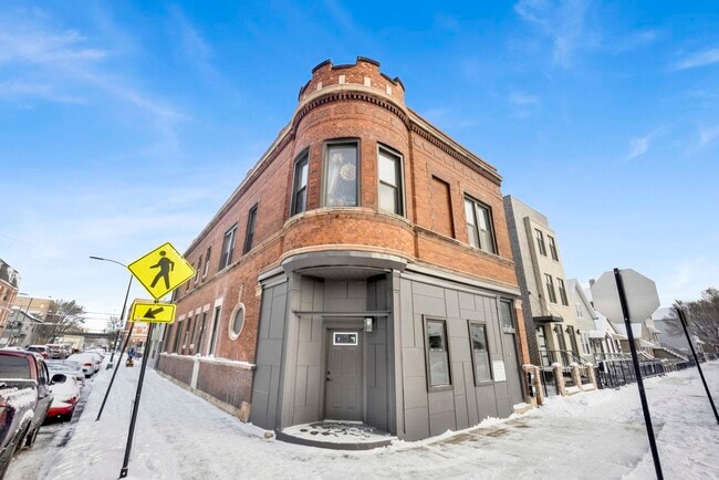 Building Photo - 1956 W 21st Pl