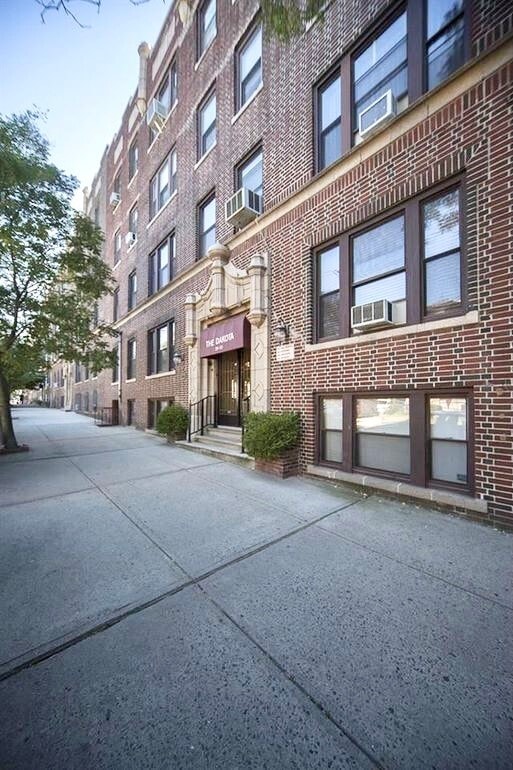 Building Photo - 29-33 51st St Unit D4 Rental