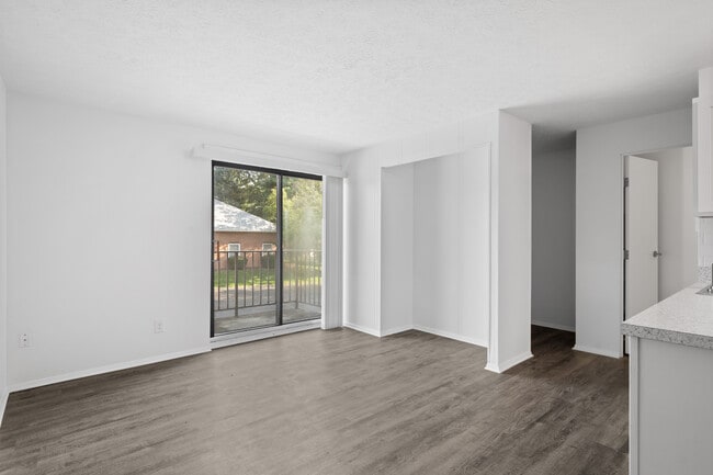 Renovated living room - The Heritage at White Pond