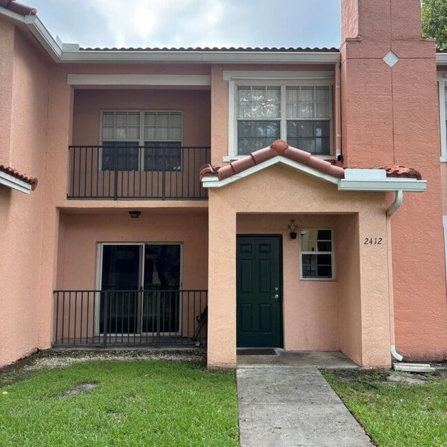 Building Photo - 2412 Belmont Ln Unit 2412