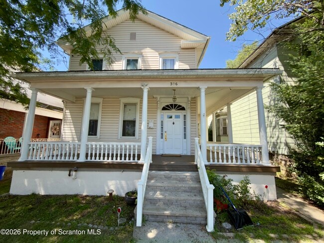 Building Photo - 306 S Hyde Park Ave