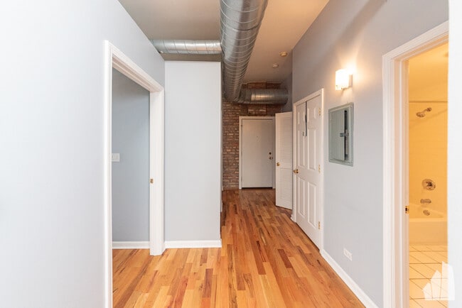 Photo - 1822 S Bishop St Unidad 310