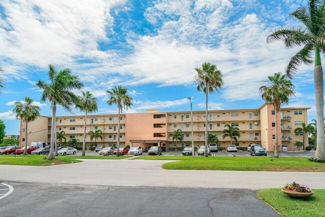 Photo - 2615 NE 1st Ct Condo Unit 407