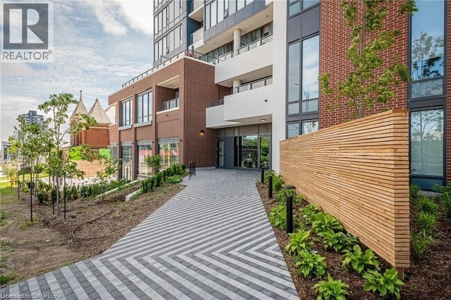 Photo - 5 Wellington St S Unit 703